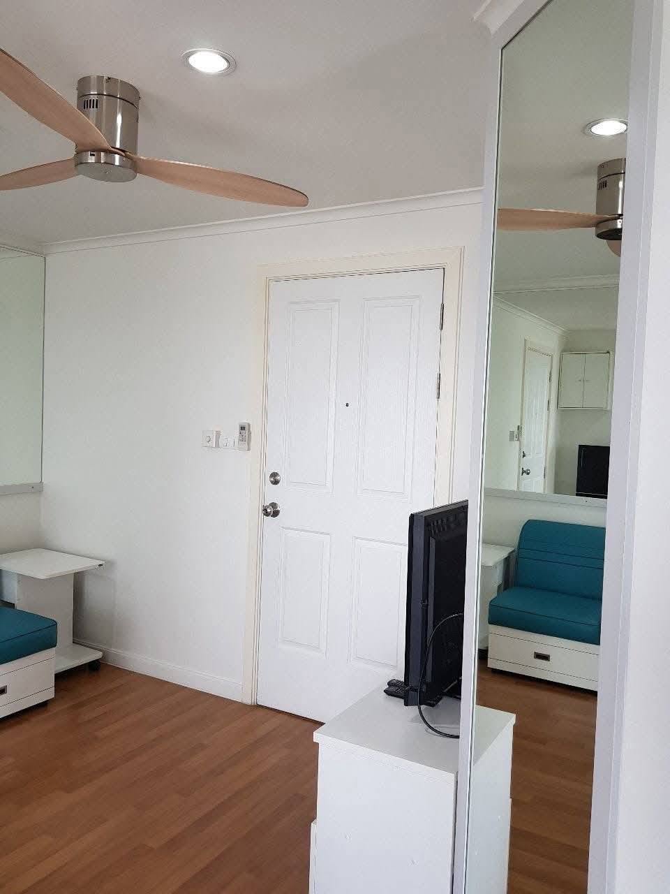 Studio condo in Lumphini — photo 3