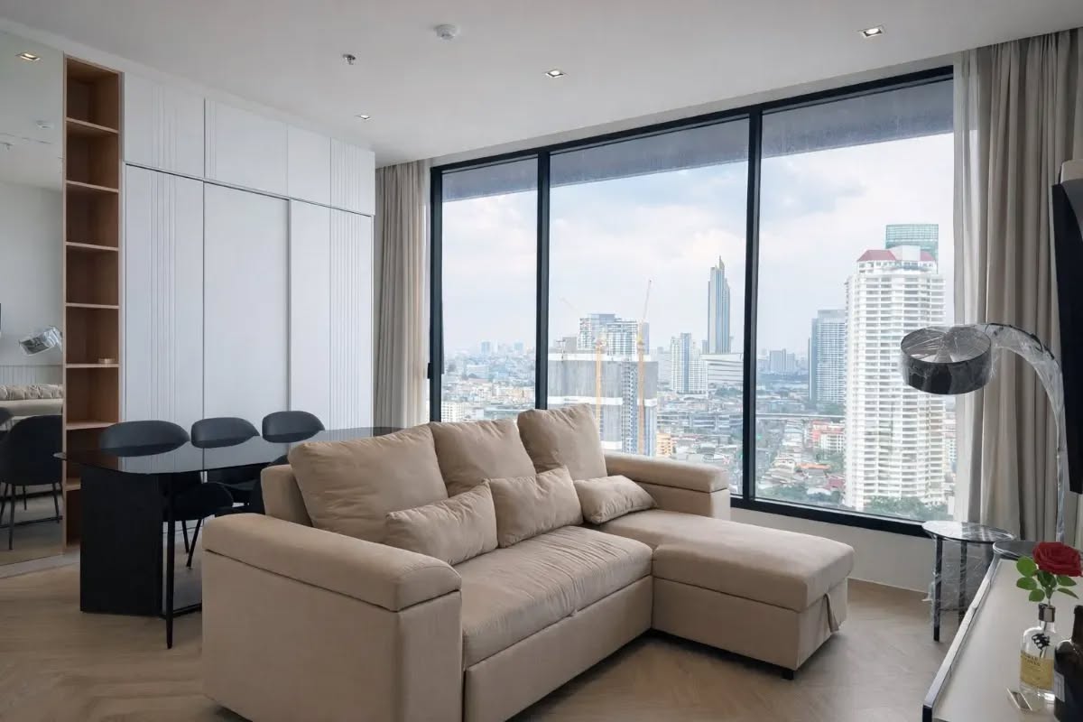 2BR condo in Riverside — photo 2