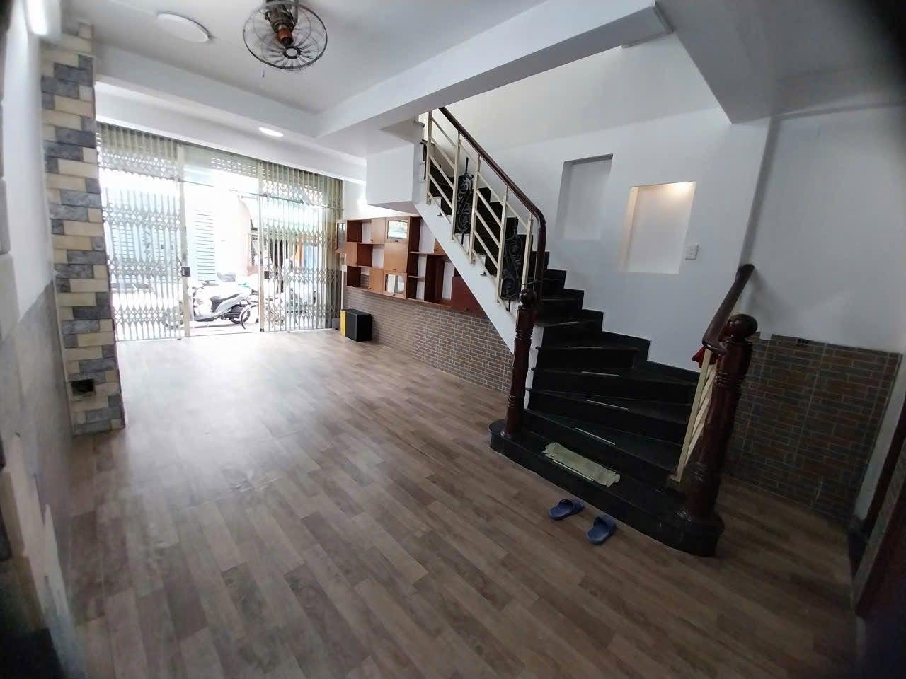 6BR house in District 7 — photo 2