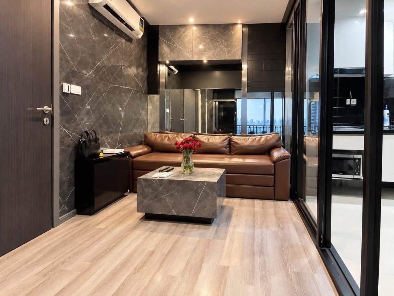 1BR apartment in Phra Khanong — photo 2