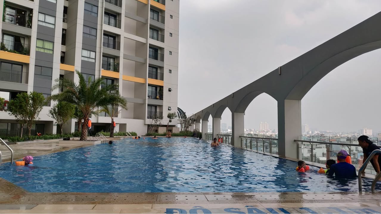 2BR apartment in Ho Chi Minh City — photo 2