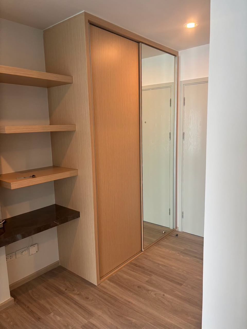 Studio condo in Bang Na — photo 4